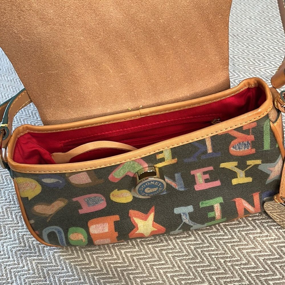 Dooney & Bourke Small Shoulder Bag East/West Flap Authentic - Picture 8 of 12